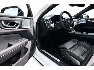 Volvo  Lim. T8 AWD Ultimate Dark Recharge Plug-In Hybrid AWD