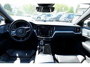 Volvo  Lim. T8 AWD Ultimate Dark Recharge Plug-In Hybrid
