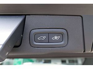 Volvo  T8 Plus Dark Recharge Plug-In Hybrid AWD