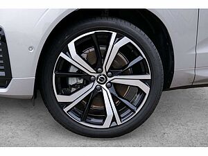 Volvo  T8 Ultra Dark Recharge Plug-In Hybrid AWD