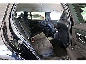 Volvo  Kombi T6 Core Recharge AWD STANDHZ LED