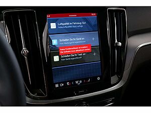 Volvo  Kombi T6 Core Recharge AWD STANDHZ LED