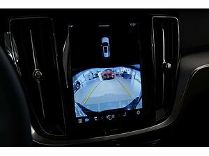 Volvo  Kombi T6 Core Recharge AWD STANDHZ LED