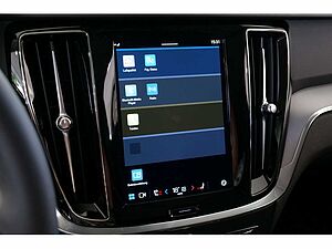 Volvo  Kombi T6 Core Recharge AWD STANDHZ LED