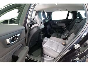 Volvo  Kombi T6 Core Recharge AWD STANDHZ LED
