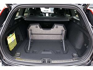 Volvo  B4 Automatik Plus Dark AHK ACC STANDHZ