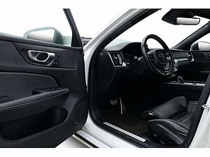 Volvo  B3 R Design KAMERA NAVI STANDHZ LED LED