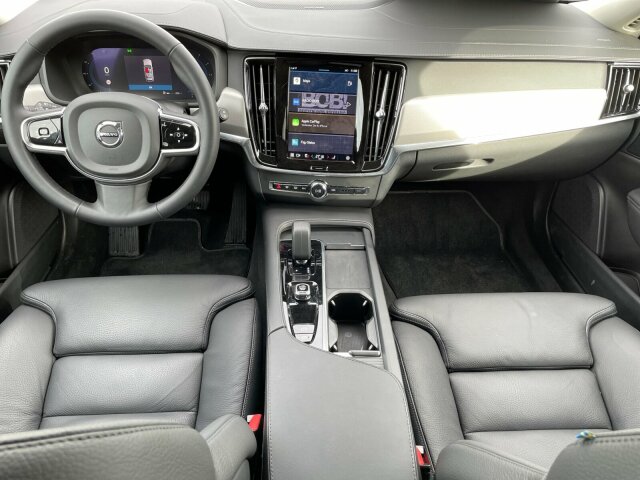 Volvo  V90