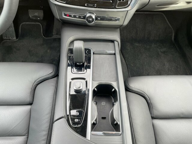 Volvo  V90