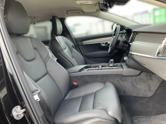 Volvo  V90