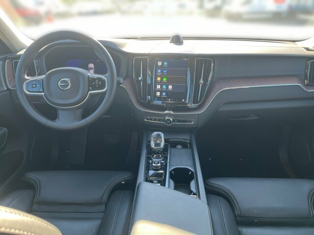Volvo  B5 AWD Ultimate Dark