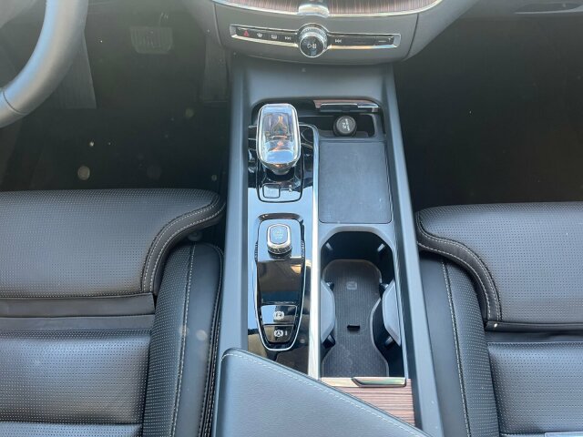 Volvo  B5 AWD Ultimate Dark