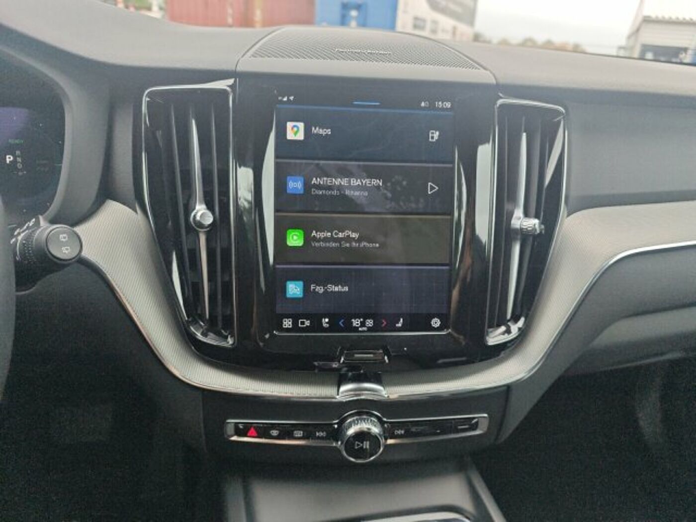 Volvo  T8 Hybrid AWD Plus Dark