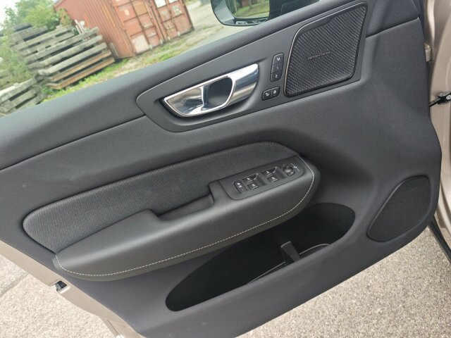 Volvo  T8 Hybrid AWD Plus Dark