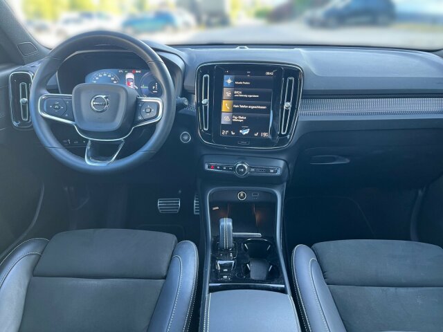 Volvo  XC40