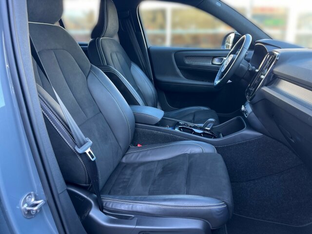 Volvo  XC40