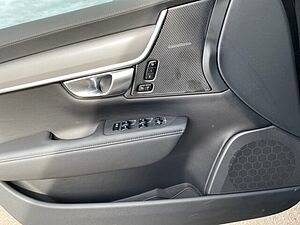 Volvo  V90