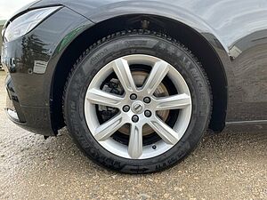 Volvo  V90