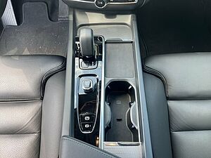 Volvo  B4 Benzin Plus Dark