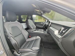 Volvo  T8 Hybrid AWD Plus Dark
