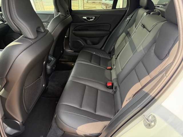 Volvo  Plus Dark