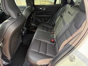 Volvo  Plus Dark