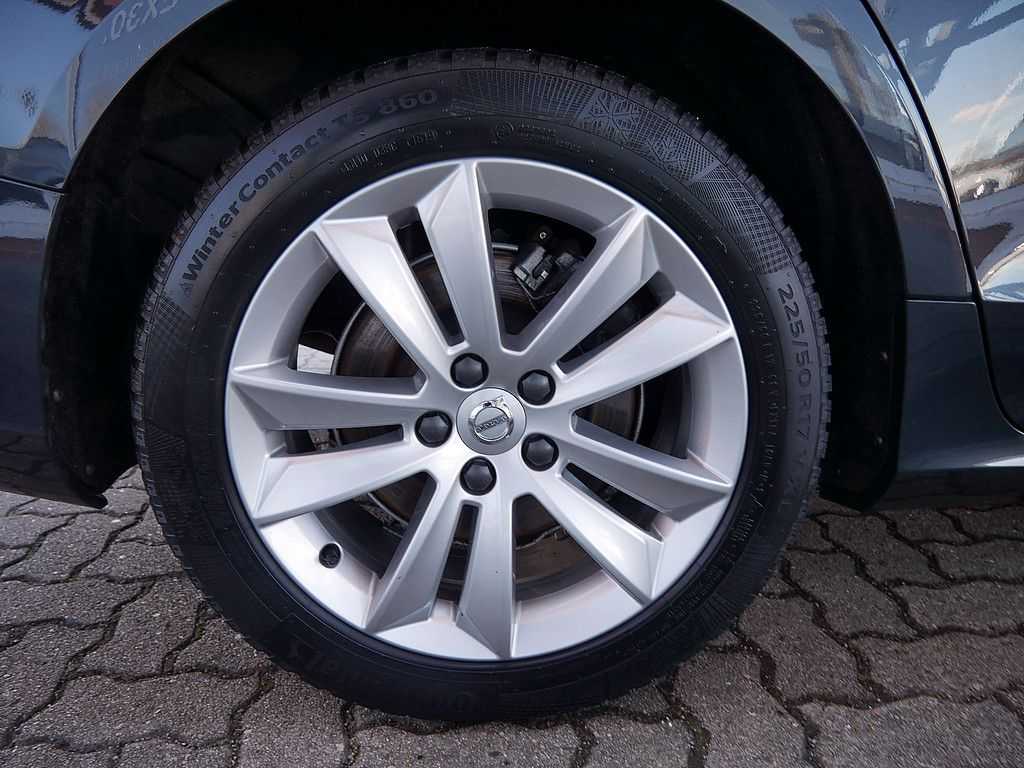 Volvo  D3 Momentum Pro