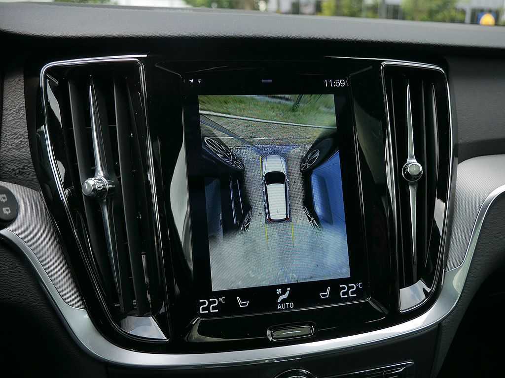 Volvo  T6 AWD Recharge R Design