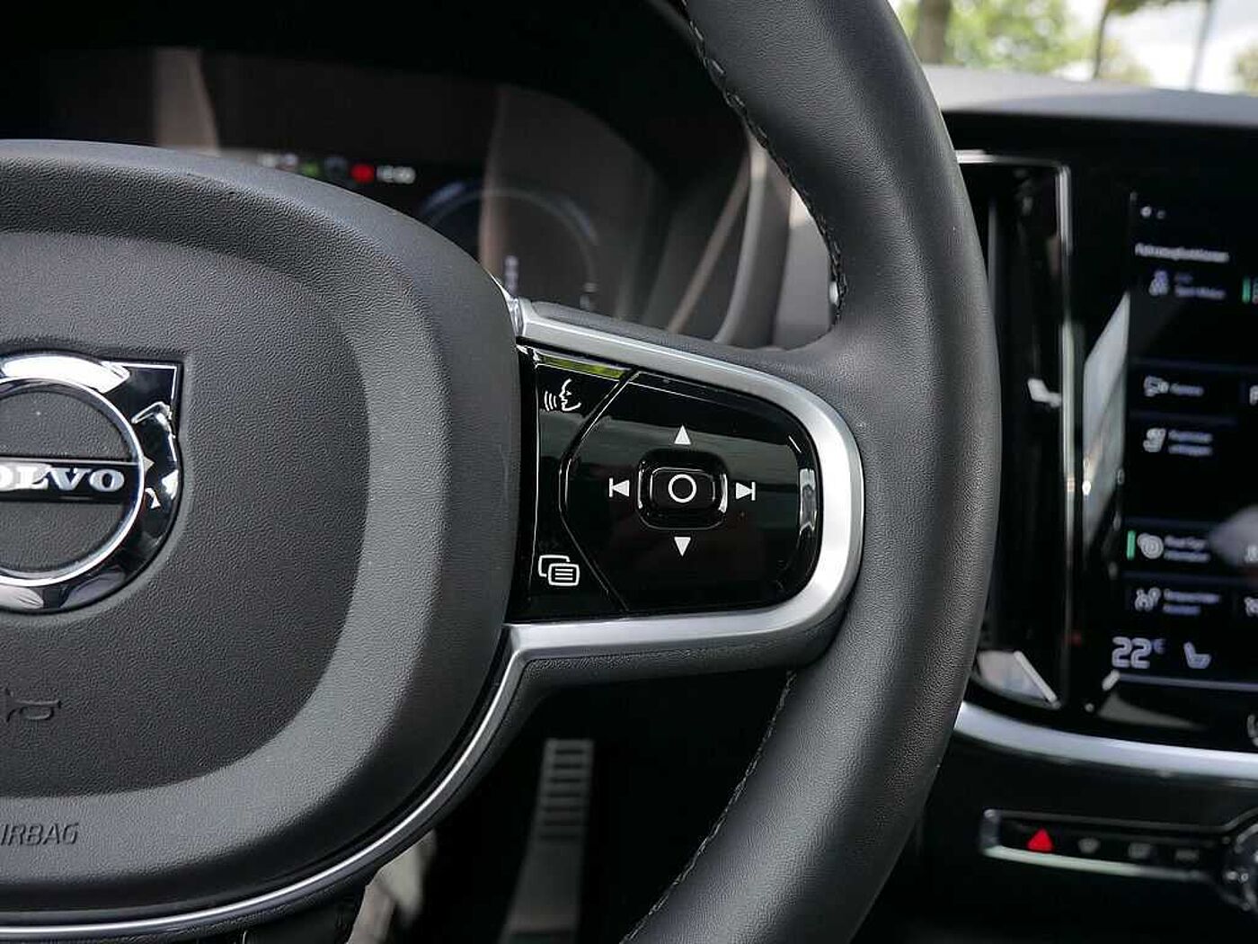 Volvo  T6 AWD Recharge R Design
