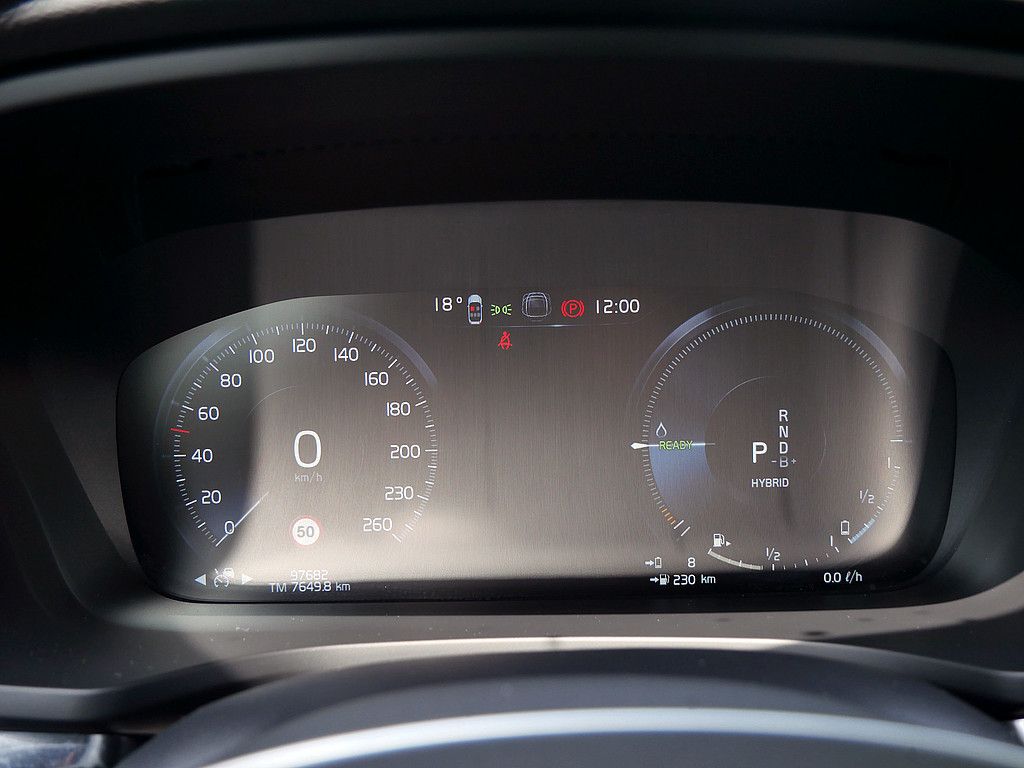 Volvo  T6 AWD Recharge R Design