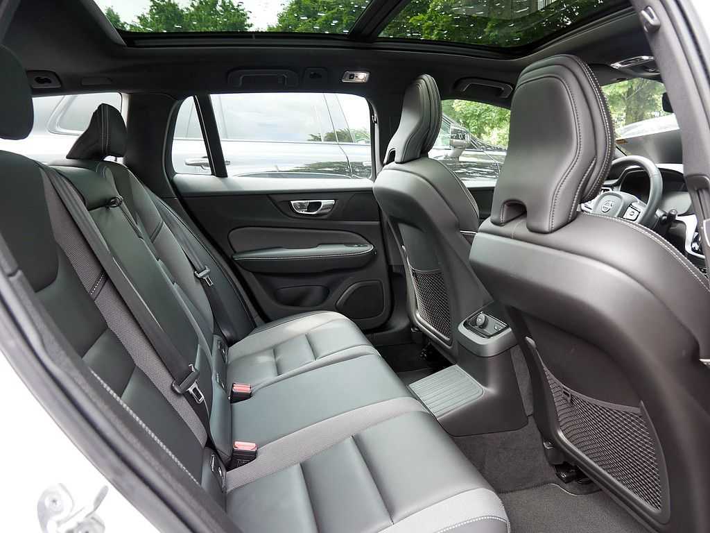 Volvo  T6 AWD Recharge R Design