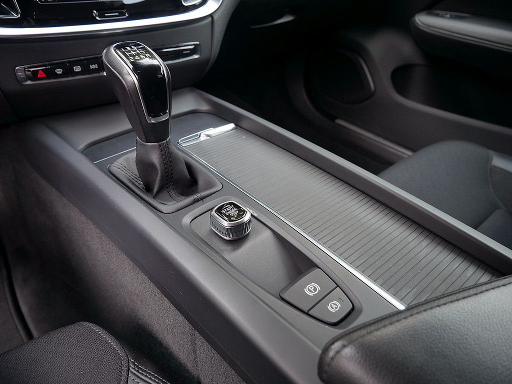 Volvo  D4 Momentum