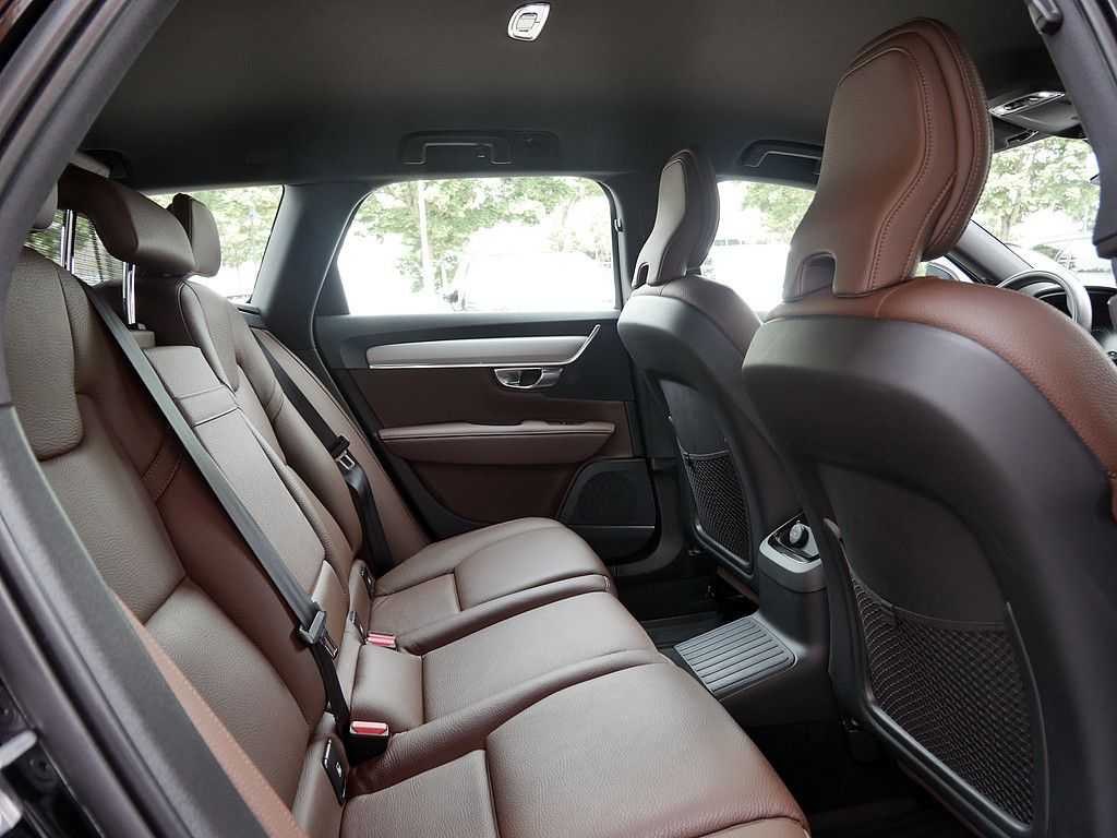 Volvo  T6 AWD Recharge Inscription Expression LED