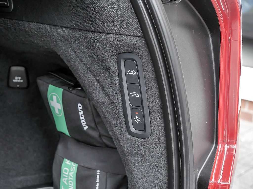 Volvo  T8 AWD R Design Edition 360° LUFTFEDERUNG
