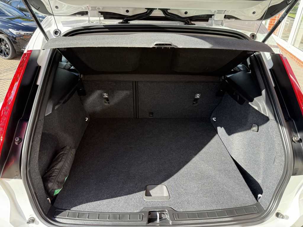 Volvo  T2 Momentum Core