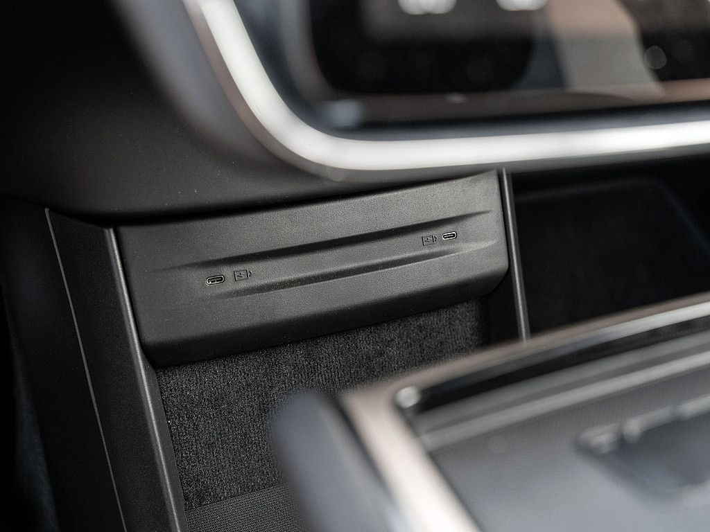 Volvo  Twin Engine Ultra HUD PANO 360° 7-SITZER