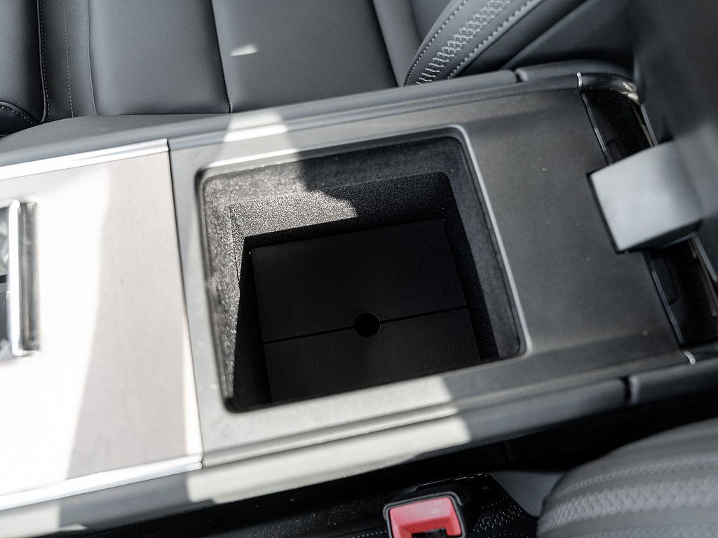 Volvo  Twin Engine Ultra HUD PANO 360° 7-SITZER