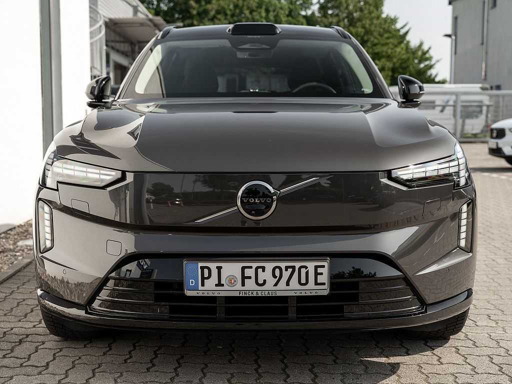 Volvo  Twin Engine Ultra HUD PANO 360° 7-SITZER