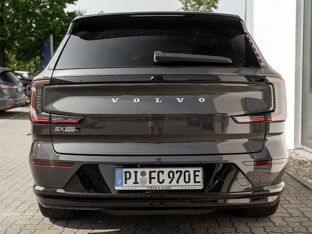 Volvo  Twin Engine Ultra HUD PANO 360° 7-SITZER