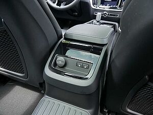 Volvo  T6 AWD Recharge R Design
