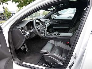 Volvo  T6 AWD Recharge R Design
