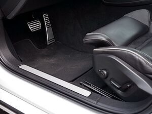 Volvo  T6 AWD Recharge R Design