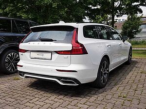 Volvo  T6 AWD Recharge R Design