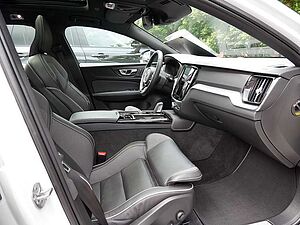Volvo  T6 AWD Recharge R Design