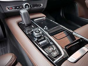 Volvo  T6 AWD Recharge Inscription Expression LED