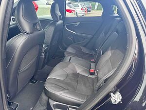 Volvo  D2 R-Design