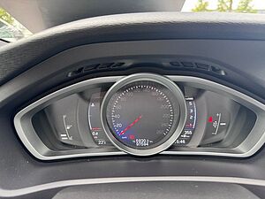 Volvo  D2 R-Design