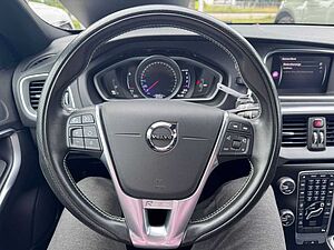Volvo  D2 R-Design