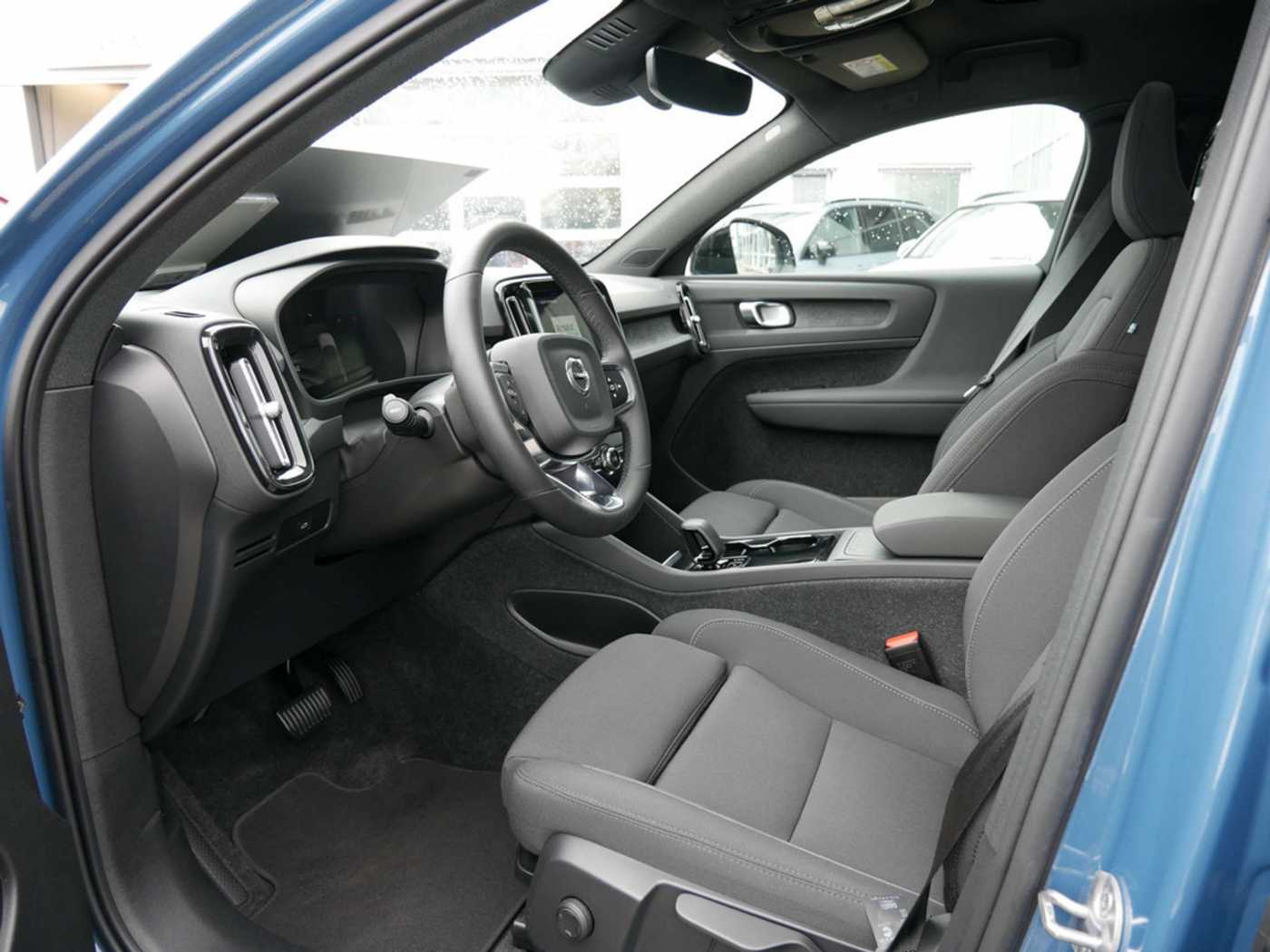 Volvo  Plus Recharge Pure Electric AWD LED PANO