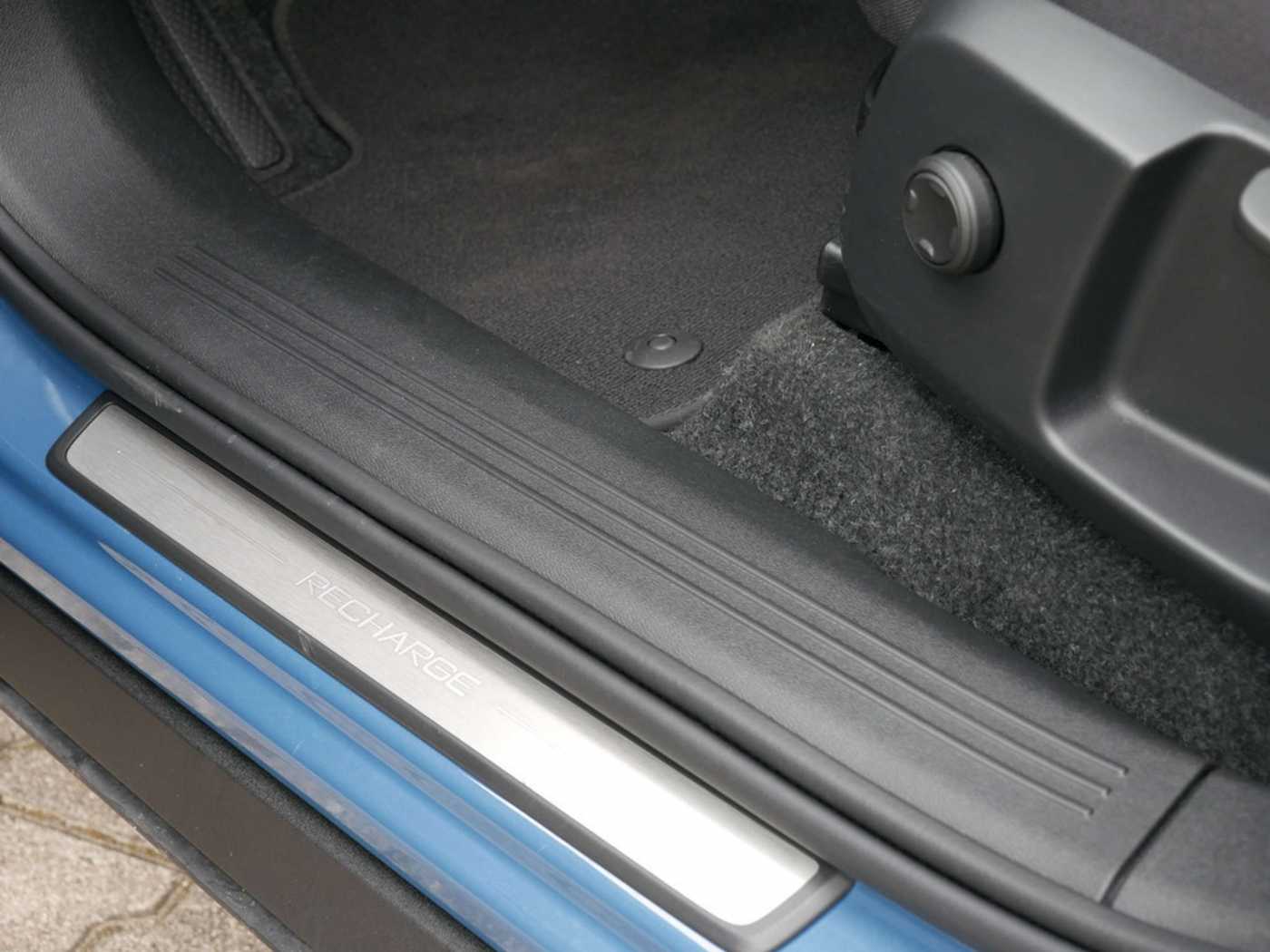 Volvo  Plus Recharge Pure Electric AWD LED PANO